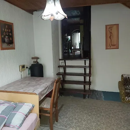 בית הארחה Julija Pansion