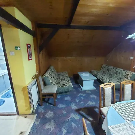 בית הארחה Julija Pansion *