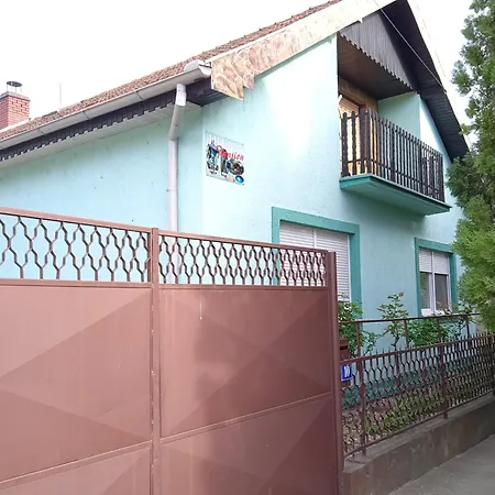 בית הארחה Julija Pansion *